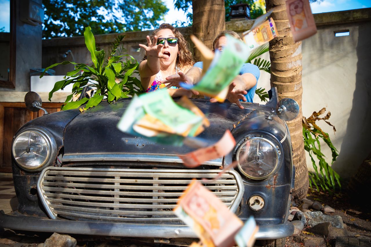 Cash payment for junk car pickup in Boston MA